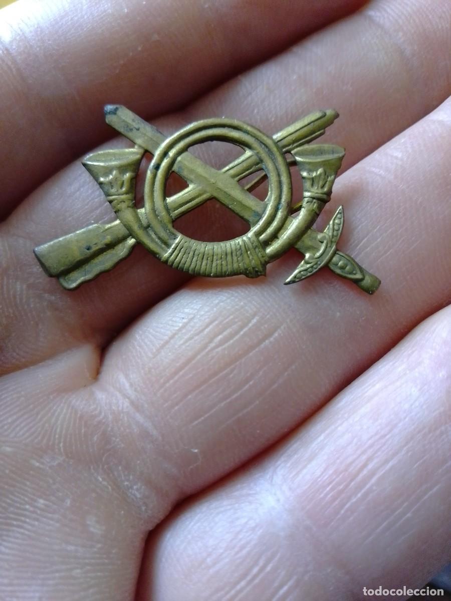 Militaria: INSIGNIA INFANTERIA PARA GORRA PLATO REP&Uacute;BLICA Y GUERRA CIVIL