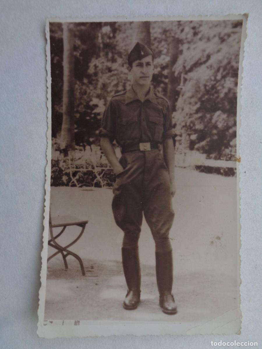 Militaria: POST GUERRA CIVIL : FOTO DE MILITAR DE ARTILLERIA CON BOTAS DE MONTAR, 1941