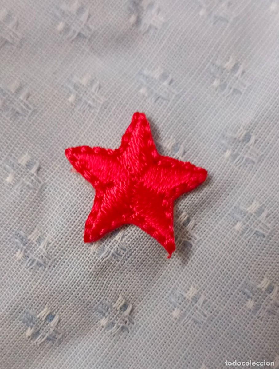 Militaria: Estrella roja de cinco puntas bordada - Foto 1