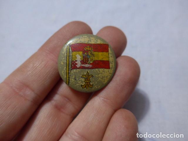 Militaria: * Antigua insignia emblema carlista original, guerra civil. ZX