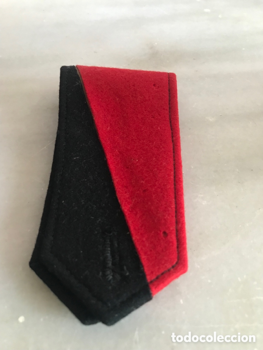 Militaria: Gal&oacute;n de uniforme Falange