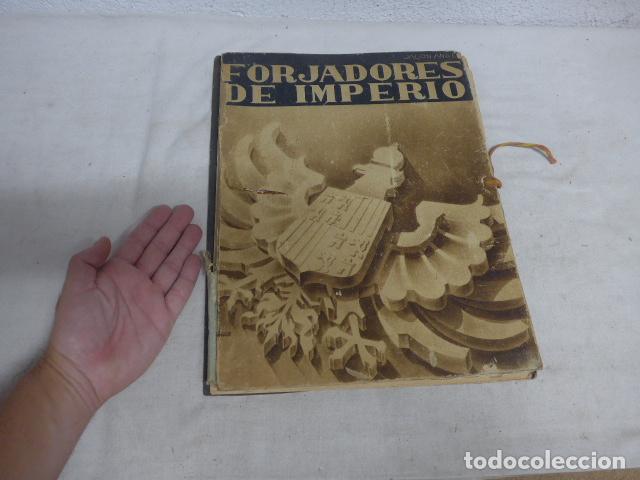 Militaria: Antigua carpeta de Forjadores de Imperio con 19 carteles de generales de Franco, Guerra civil.