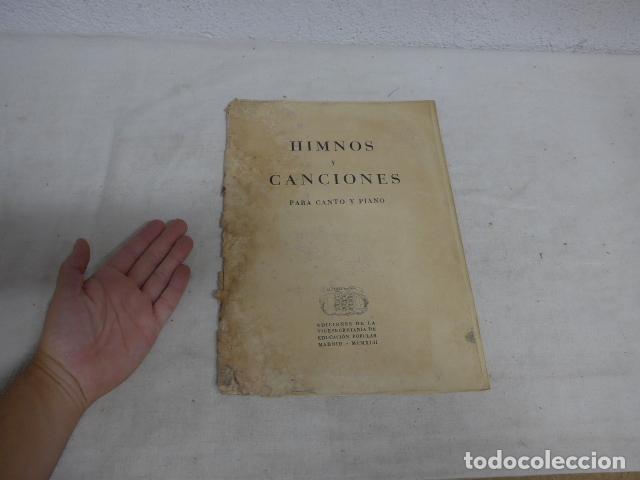 Militaria: Himnos y canciones de Guerra Civil y de la Division Azul. Original de 1942. Partituras de piano.