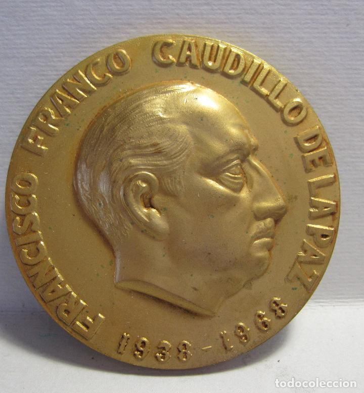 Militaria: MEDALLA FRANCISCO FRANCO CAUDILLO DE LA PAZ 1938-1968. BATALLA DEL EBRO