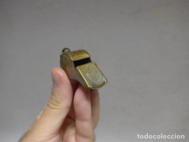 Militaria: Antiguo silbato o pito de a&ntilde;os 30 - 40 a identificar. Tipo Cuerpo de Seguridad o Policia.