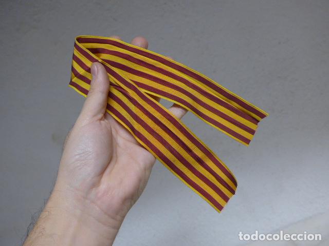 Militaria: Antiguo brazalete de bandera catalana, guerra civil ?