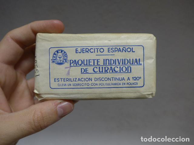 Militaria: Antiguo paquete individual de curacion, farmacia militar. Original.