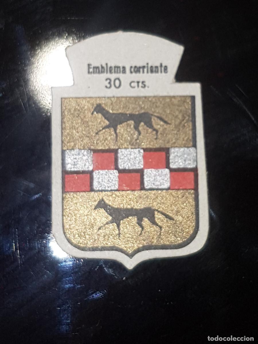 Militaria: AUXILIO SOCIAL. EMBLEMA CORRIENTE. SERIE C 23