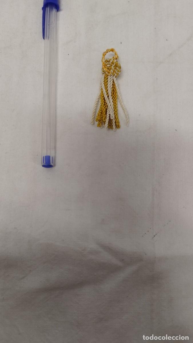 Military Antiques: Antigua borla de gorra o gorrillo,de Guerra civil.Original color blanco amarillo