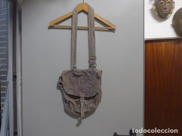 Military Antiques: Antiguo macuto o bolsa de costado espa&ntilde;ola, tipo guerra civil, en gris.