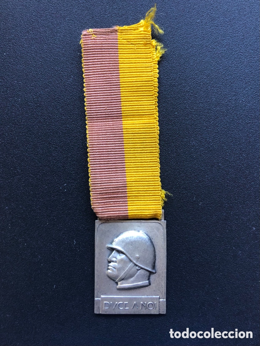 Militaria: MEDALLA ITALIANA AL CAMISAS NEGRAS DE NOVARA LEGIONARIO DE MUSSOLINI