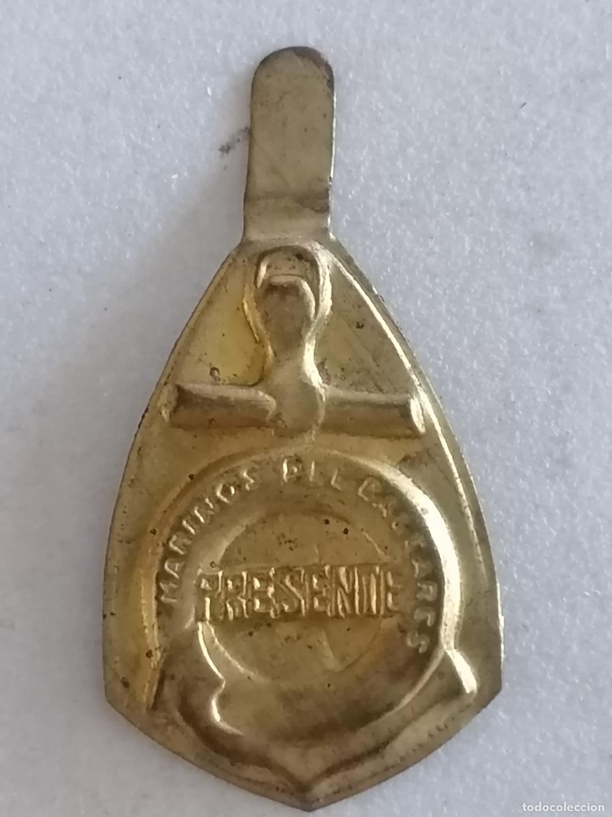 Militaria: EMBLEMA METALICO AUXILIO SOCIAL, MARINOS DEL BALEARES PRESENTE