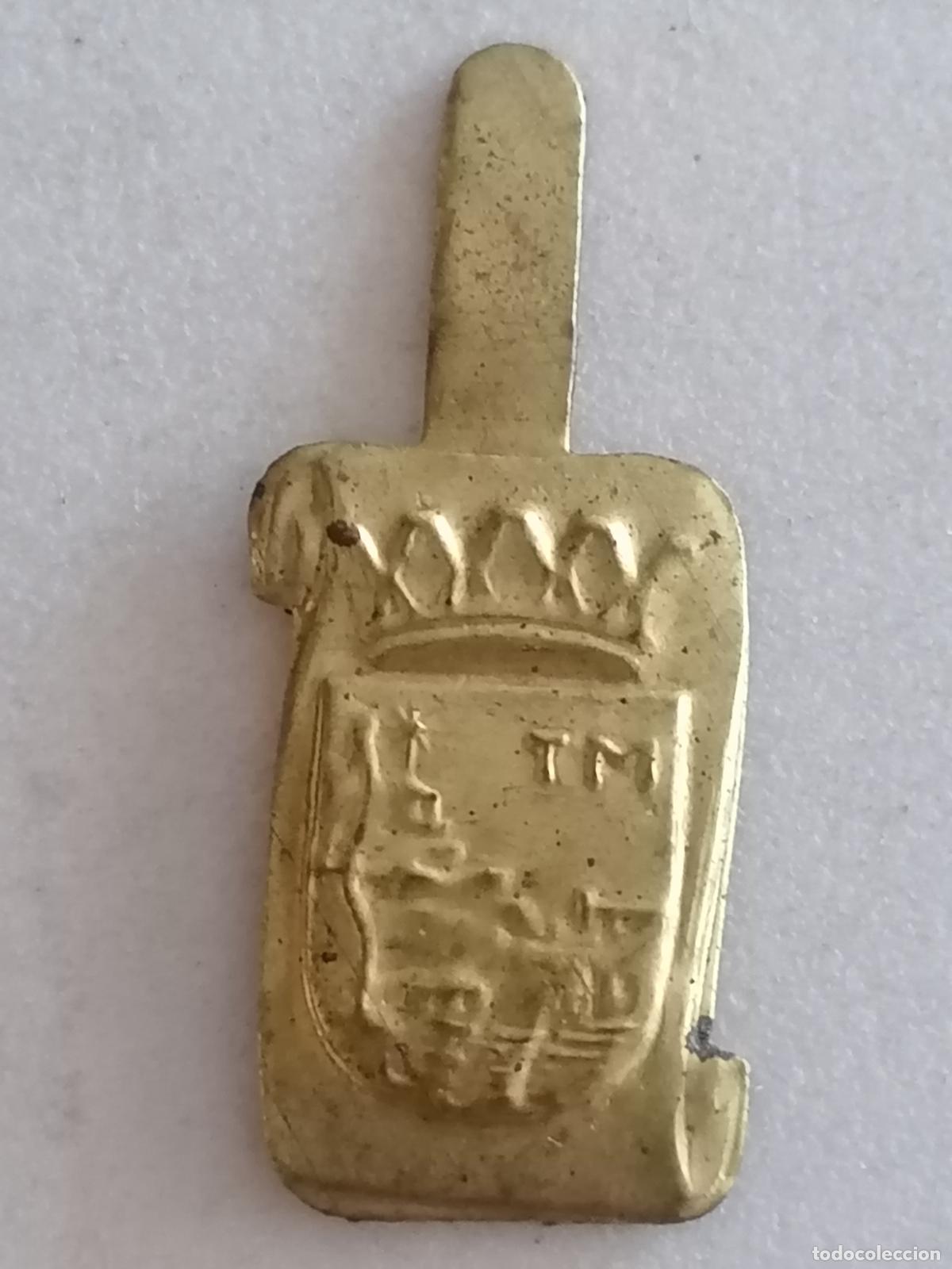 Militaria: EMBLEMA METALICO AUXILIO SOCIAL, TM, A&Ntilde;OS 40