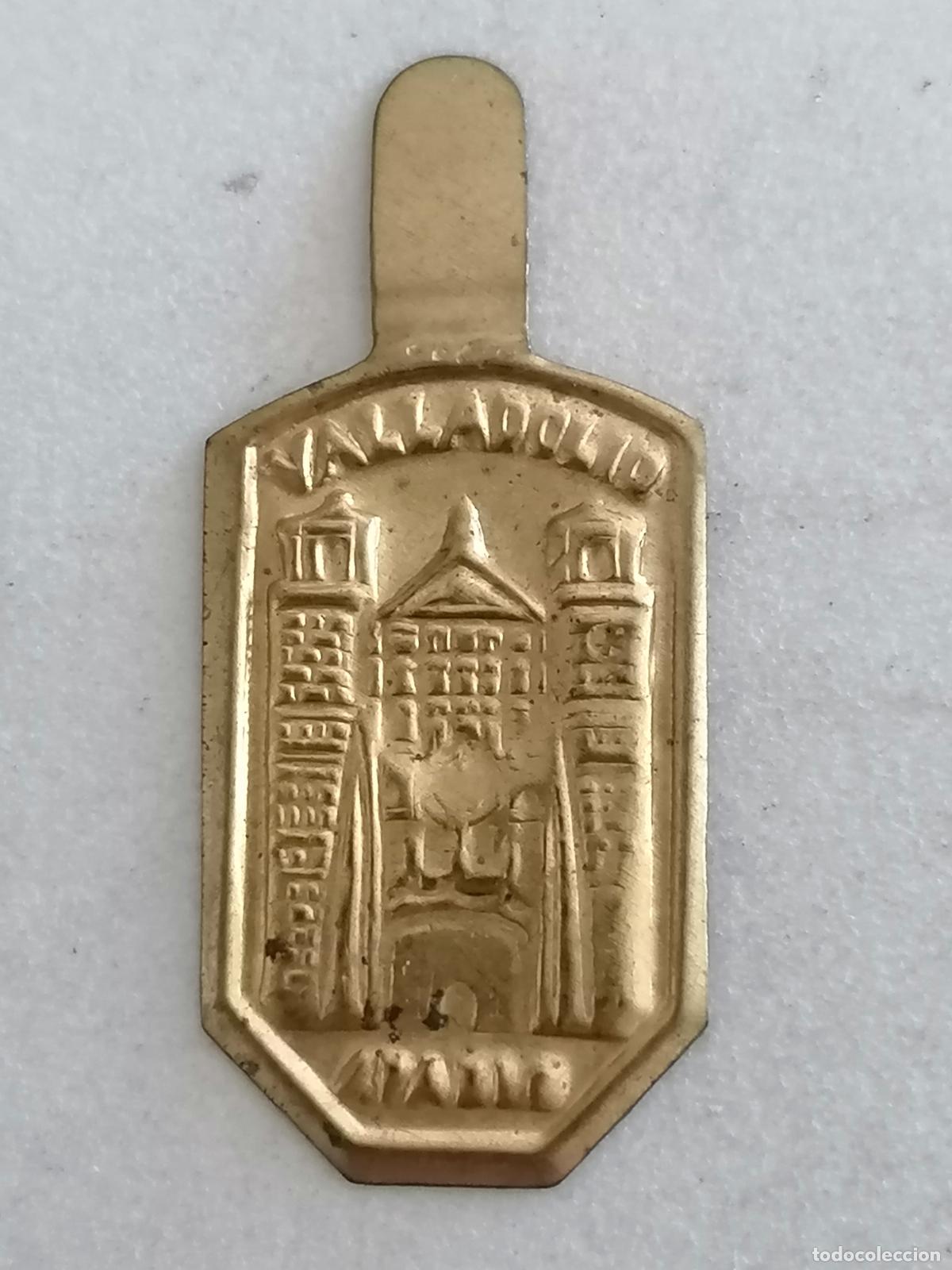 Militaria: EMBLEMA AUXILIO SOCIAL METALICO, SAN PABLO DE VALLADOLID