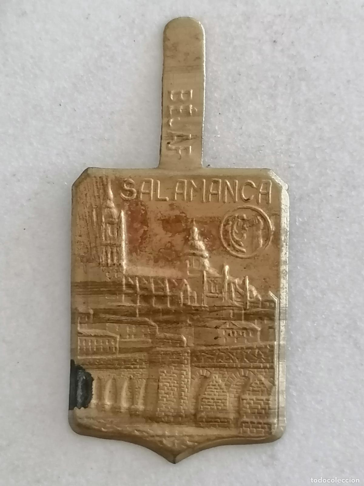 Militaria: EMBLEMA AUXILIO SOCIAL METALICO, SALAMANCA, BEJAR