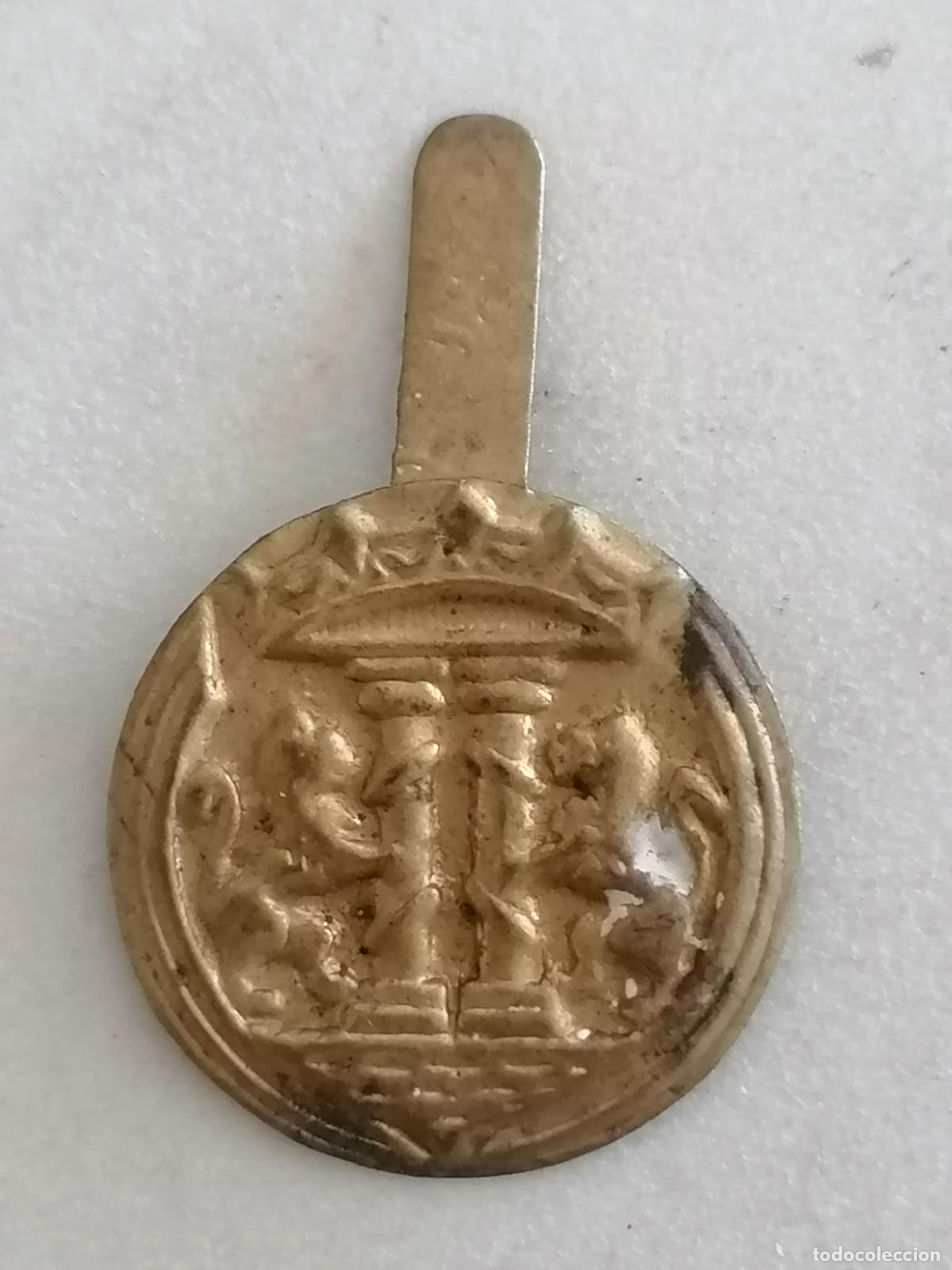 Militaria: EMBLEMA AUXILIO SOCIAL METALICO