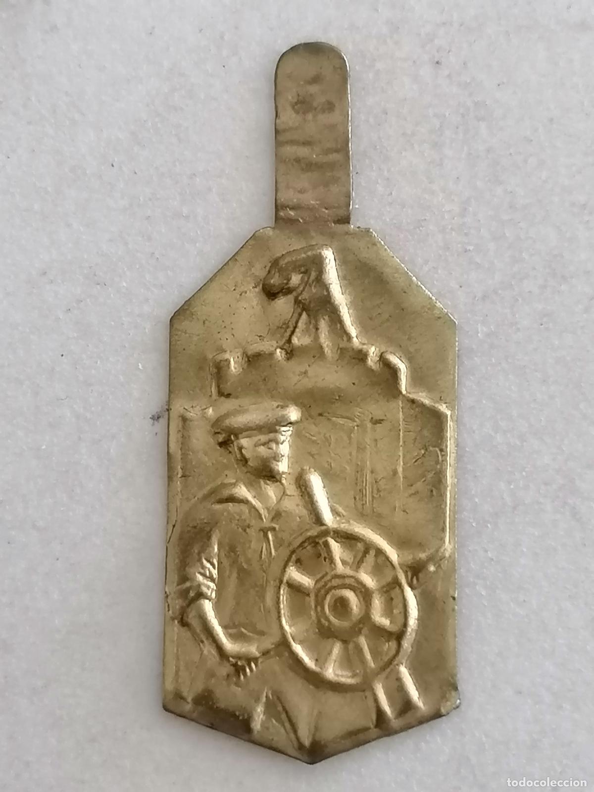 Militaria: EMBLEMA AUXILIO SOCIAL METALICO, MARINERO TIMONEL