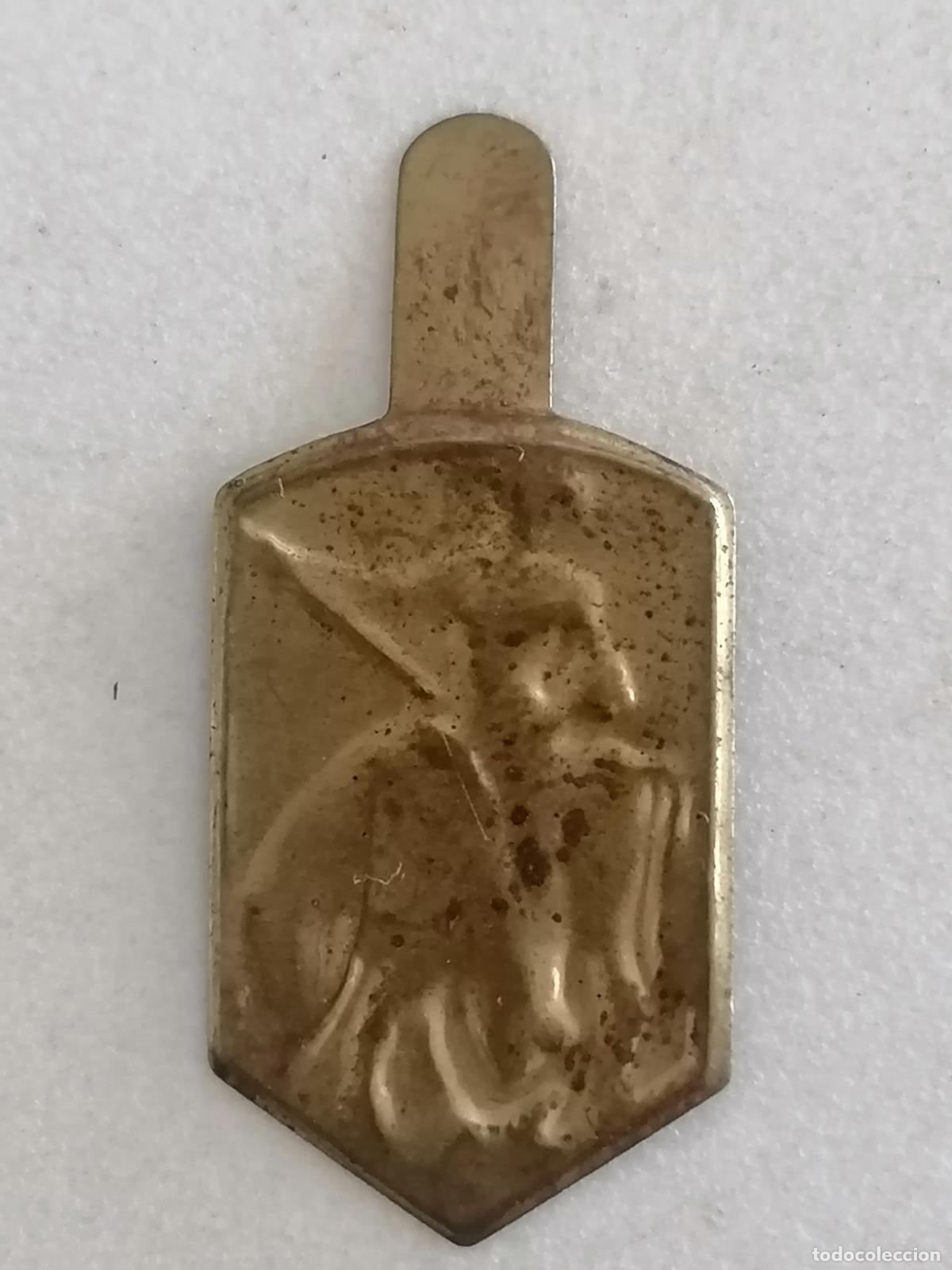 Militaria: EMBLEMA AUXILIO SOCIAL METALICO, DON QUIJOTE