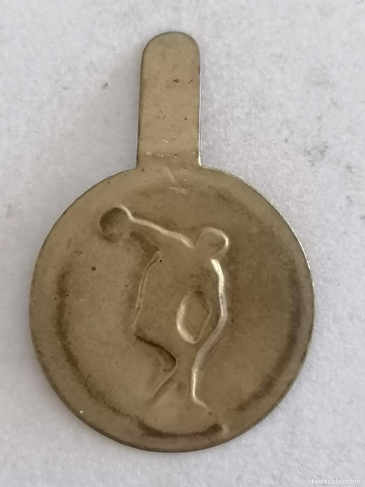 Militaria: EMBLEMA AUXILIO SOCIAL METALICO, DISCOBOLO