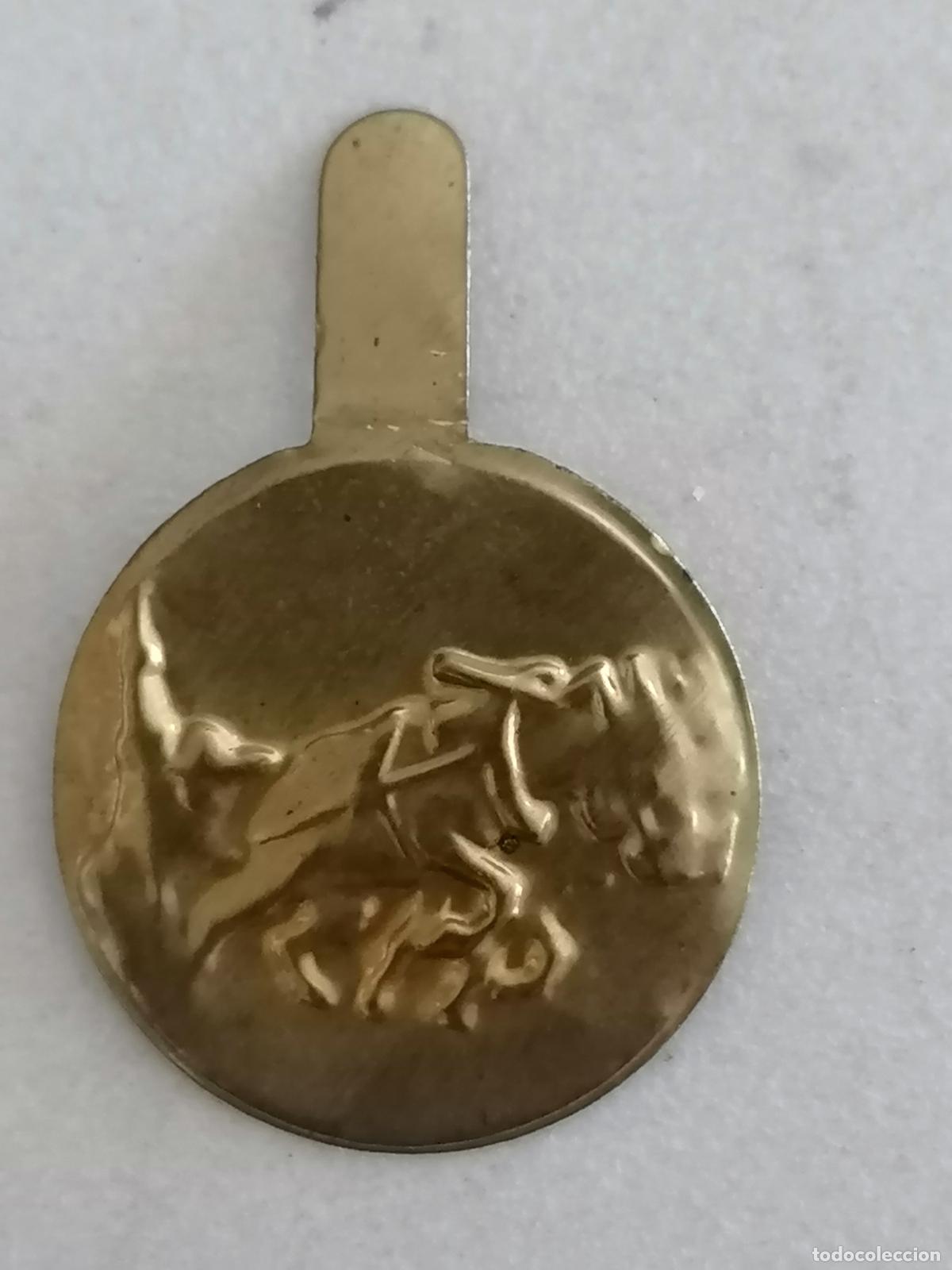 Militaria: EMBLEMA AUXILIO SOCIAL METALICO, SIEMBRA - 1940