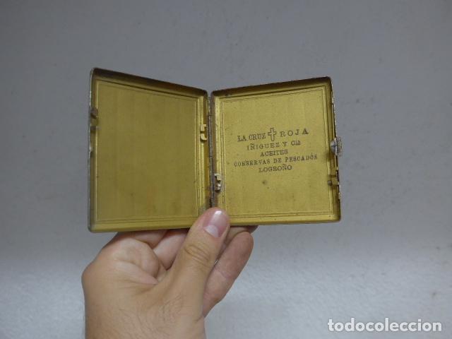 Militaria: Antigua pitillera marcada de la Cruz Roja de Logro&ntilde;o, a&ntilde;os 30-40.