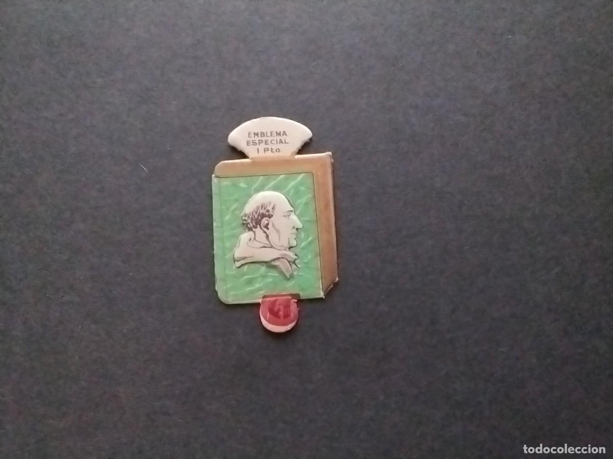 Militaria: Emblema auxilio social