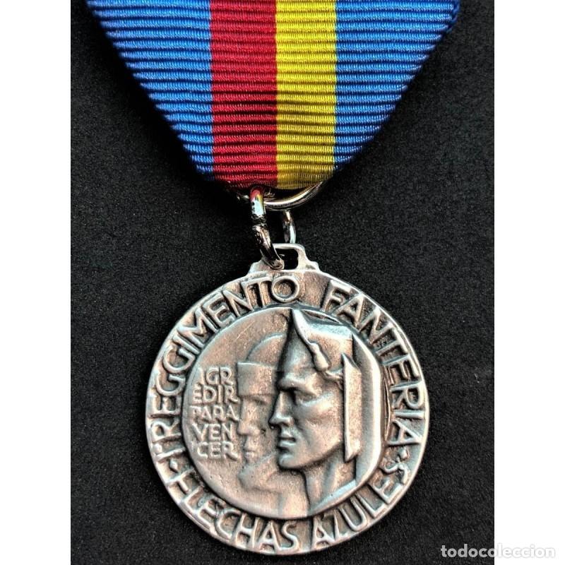 Militaria: MEDALLA FLECHAS AZULES