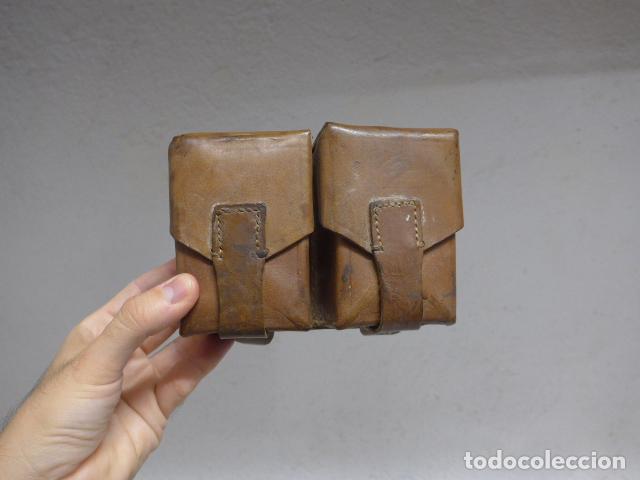 Militaria: Antigua cartuchera doble de cuero marron a identificar, guerra civil ?