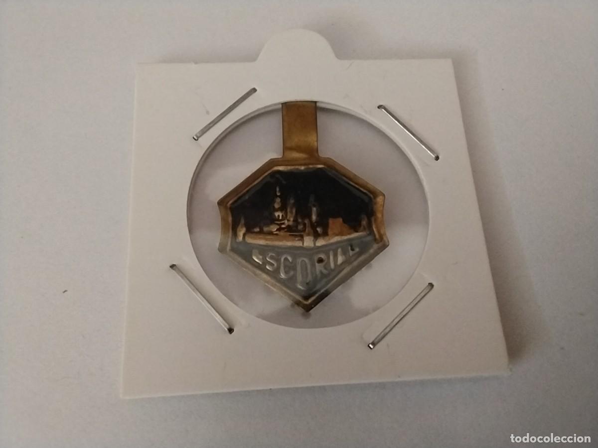 Militaria: Emblema Auxilio Social