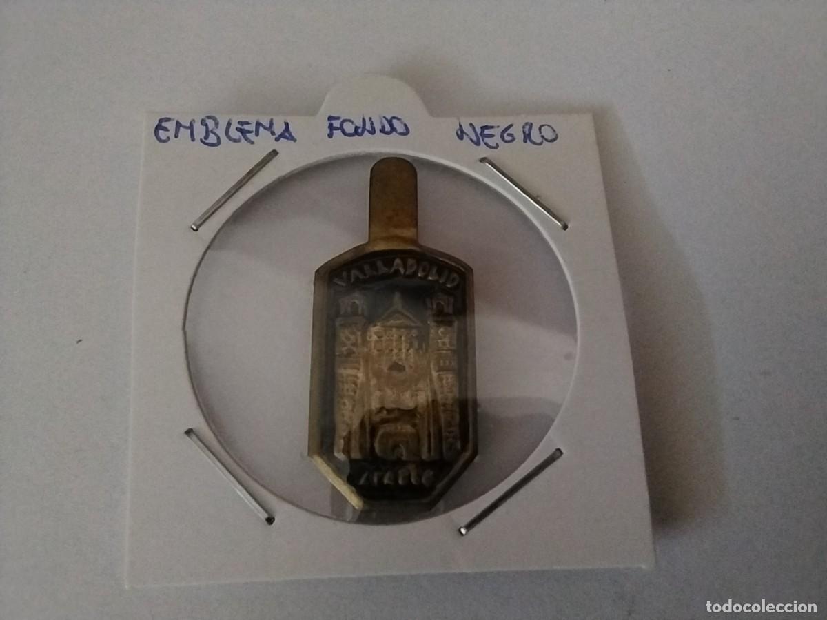 Militaria: Emblema Auxilio Social