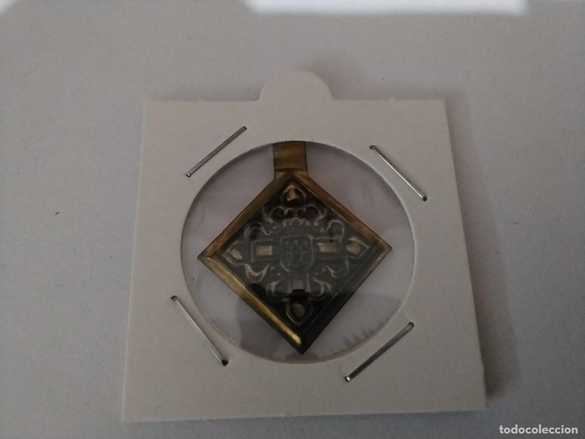 Militaria: Emblema Auxilio Social