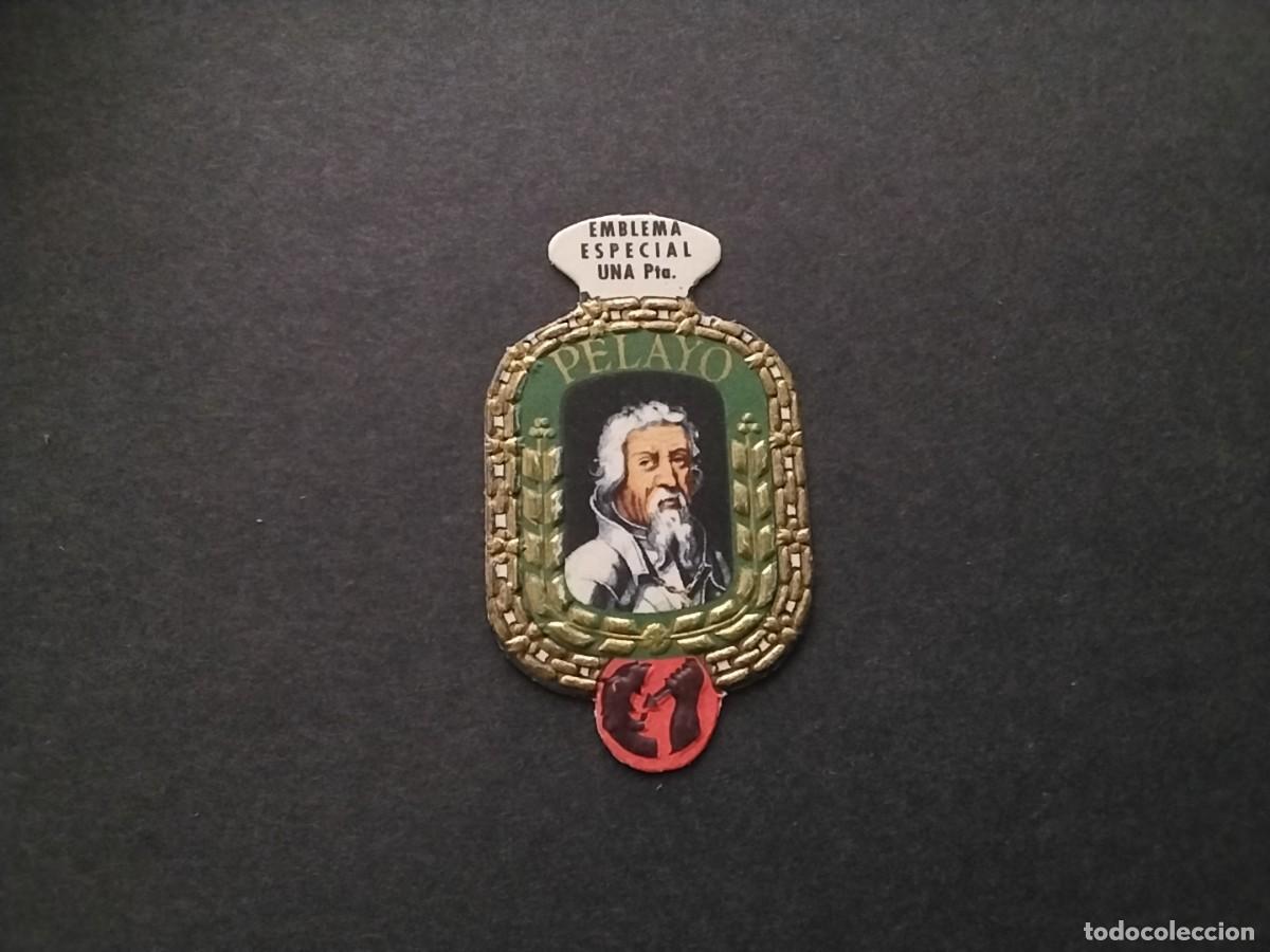 Militaria: Emblema Auxilio Social