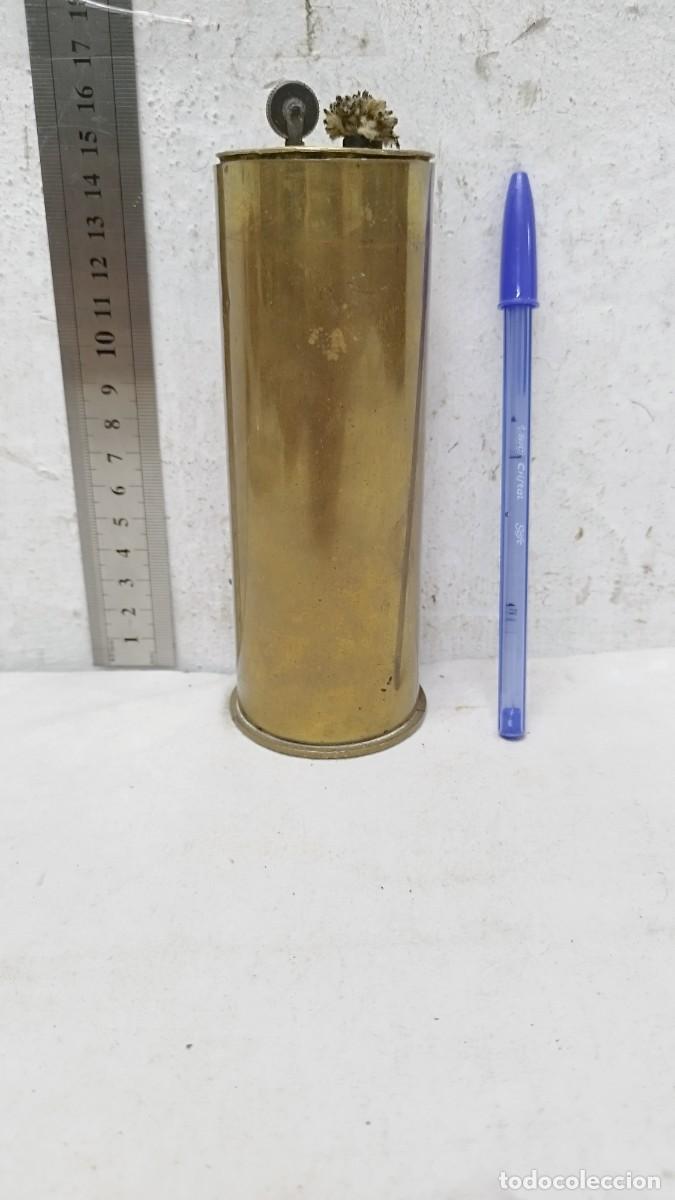 Militaria: Antigua vaina original rusa de guerra civil,inerte con marcaje comunista,hecha mechero.No correos.