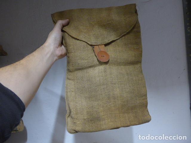 Militaria: Antiguo neceser artesanal hecho de un saco ? Salido de lote de Guerra civil.