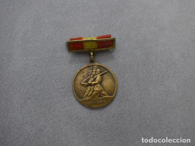 Military Antiques: Antigua medalla del alzamiento nacional y la victoria de guerra civil, original.