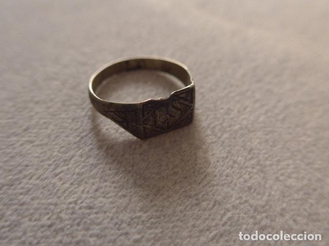 Militaria: Antiguo anillo original de guerra civil con siglas LS o CS.