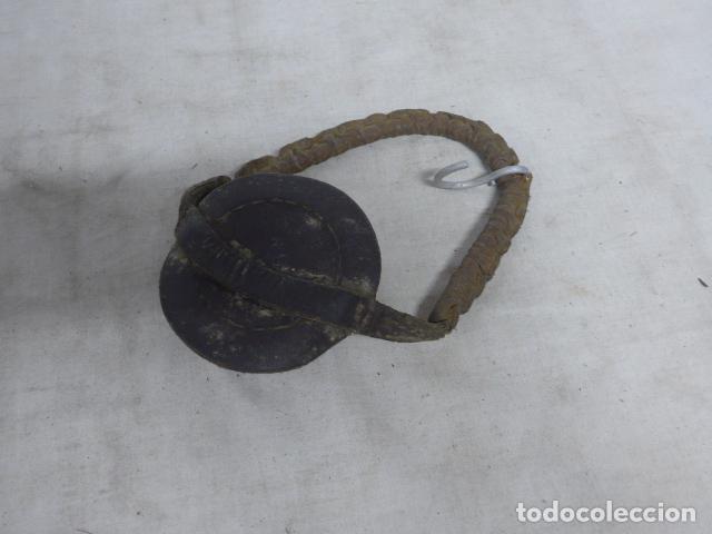 Militaria: Antiguo tapon o tapadera de gran ca&ntilde;on militar, original. Guerra Civil.