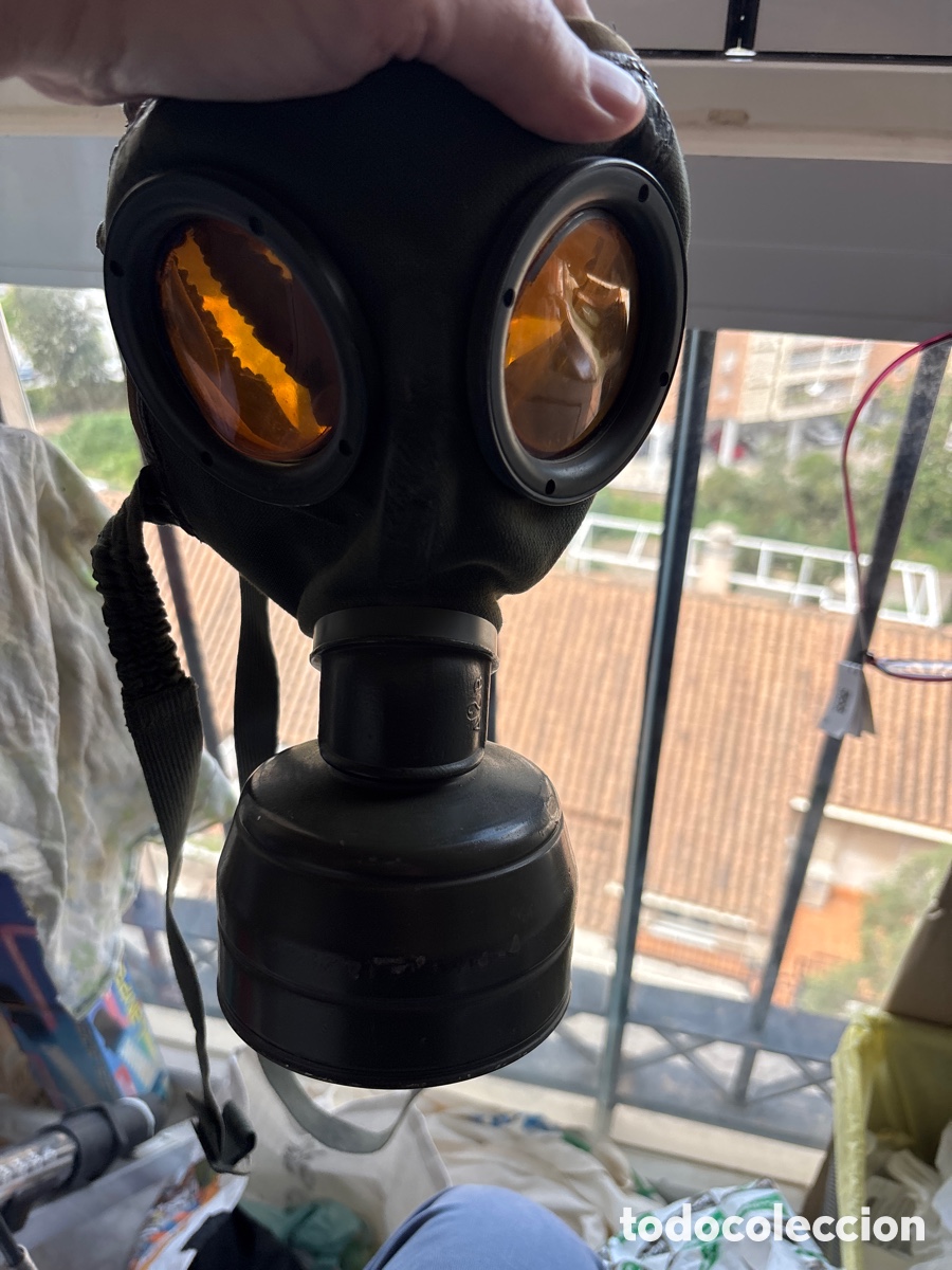 Militaria: M&aacute;scara anti-gas de la G. C.
