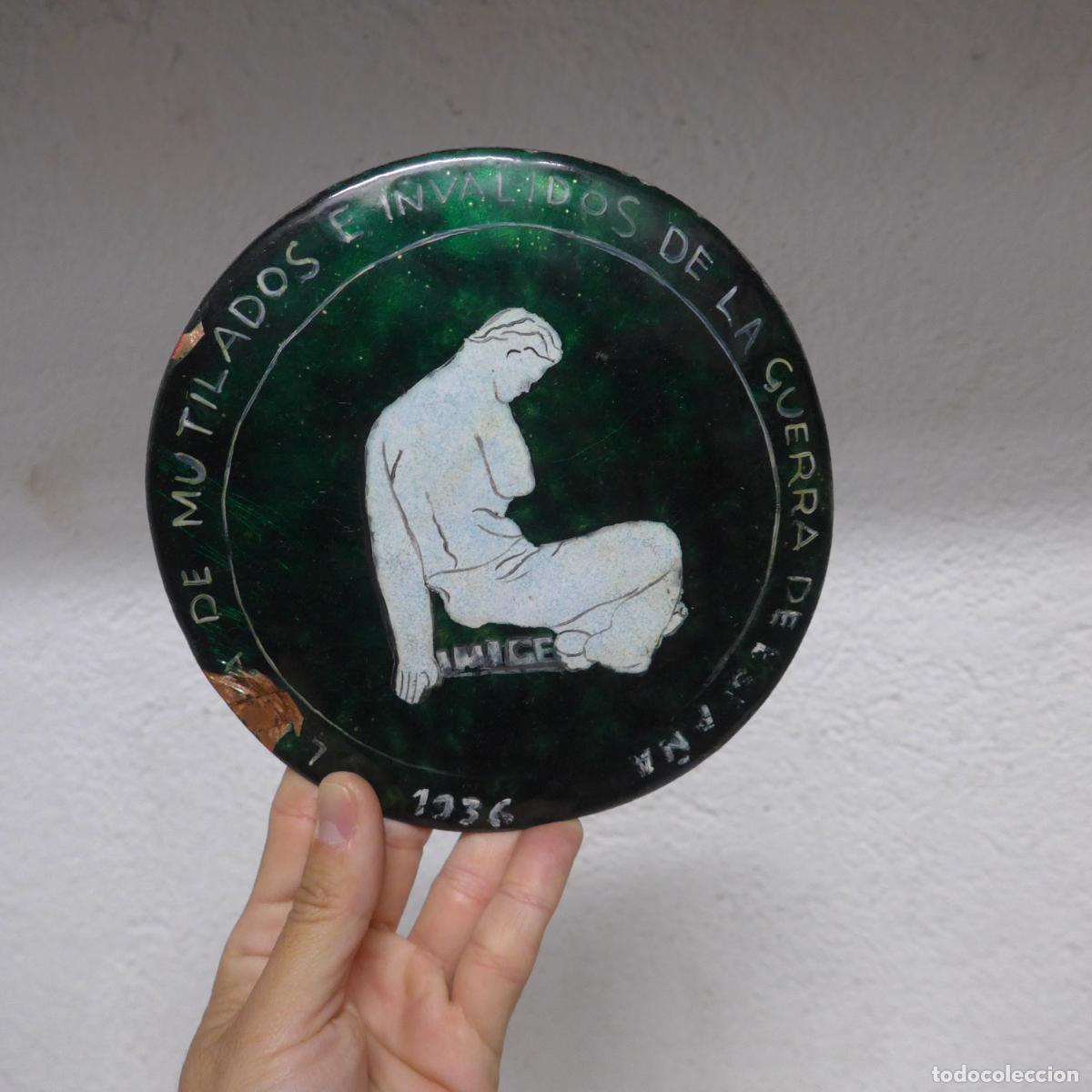 Militaria: Antigua gran chapa de Liga Mutilados e invalidos de Guerra de Espa&ntilde;a 1936, Guerra civil.