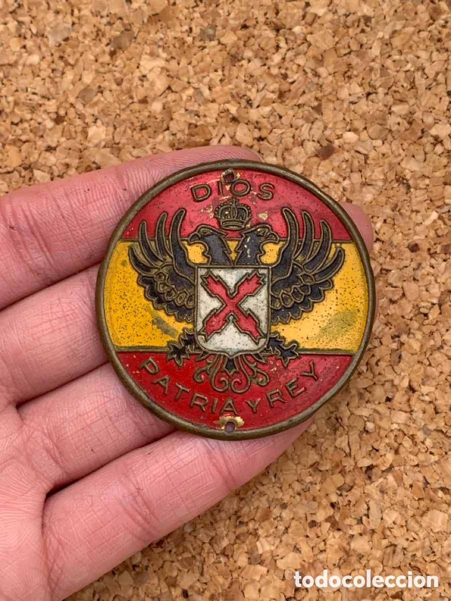 Military Antiques: ANTIGUA CHAPA CARLISTA DE BOINA REQUETE GUERRA CIVIL
