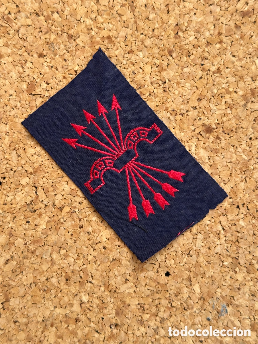 Militaria: ANTIGUO PARCHES DE LA FALANGE YUGO Y FLECHAS - GUERRA CIVIL DIVISION AZUL
