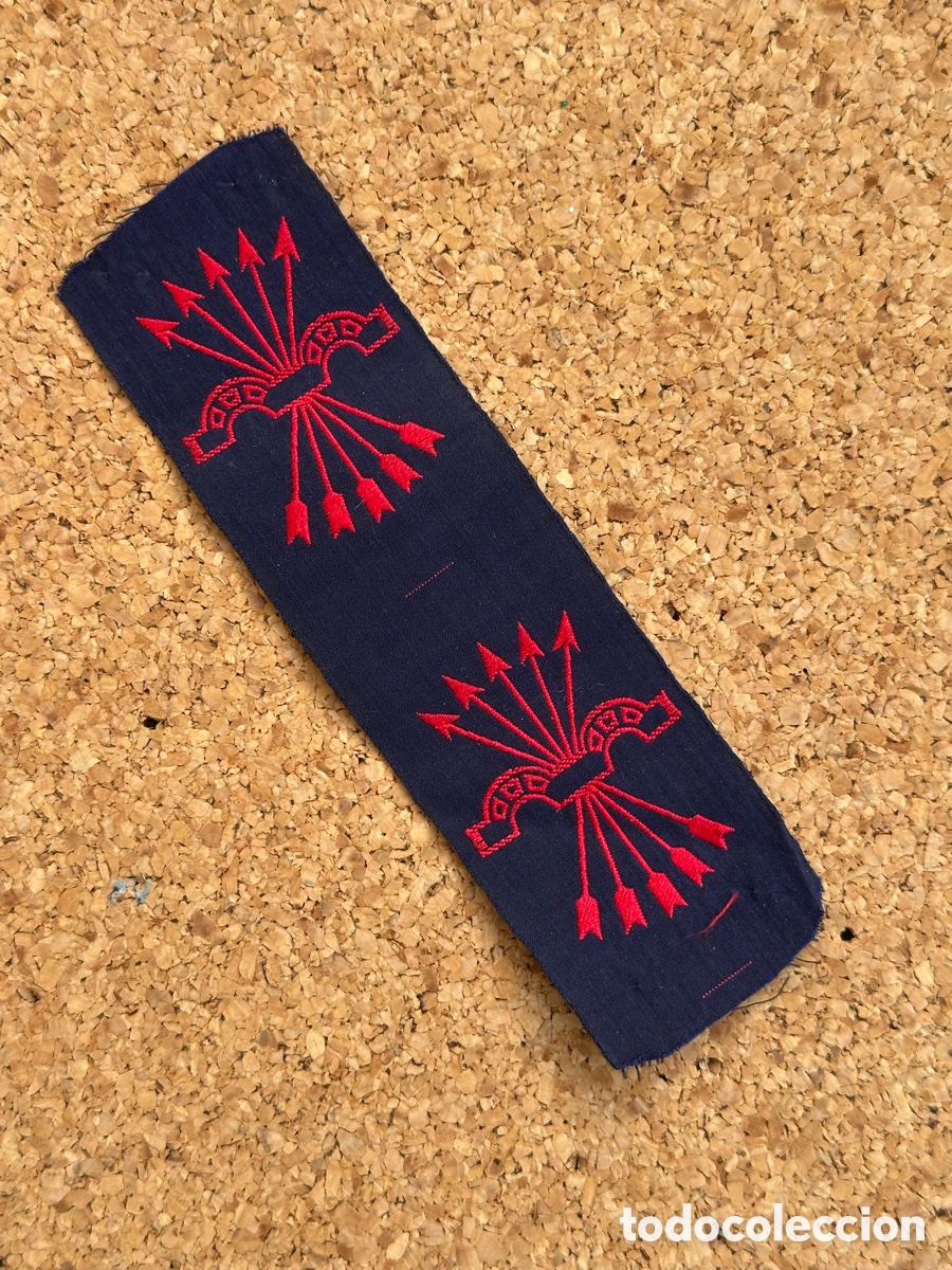 Militaria: 2 ANTIGUOS PARCHES DE LA FALANGE YUGO Y FLECHAS - GUERRA CIVIL DIVISION AZUL