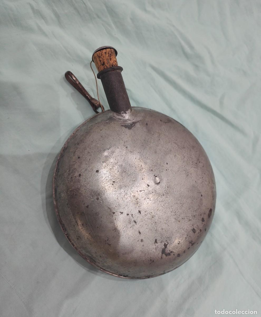 Militaria: cantimplora plana Guerra Civil..Republica ..Nacionales....