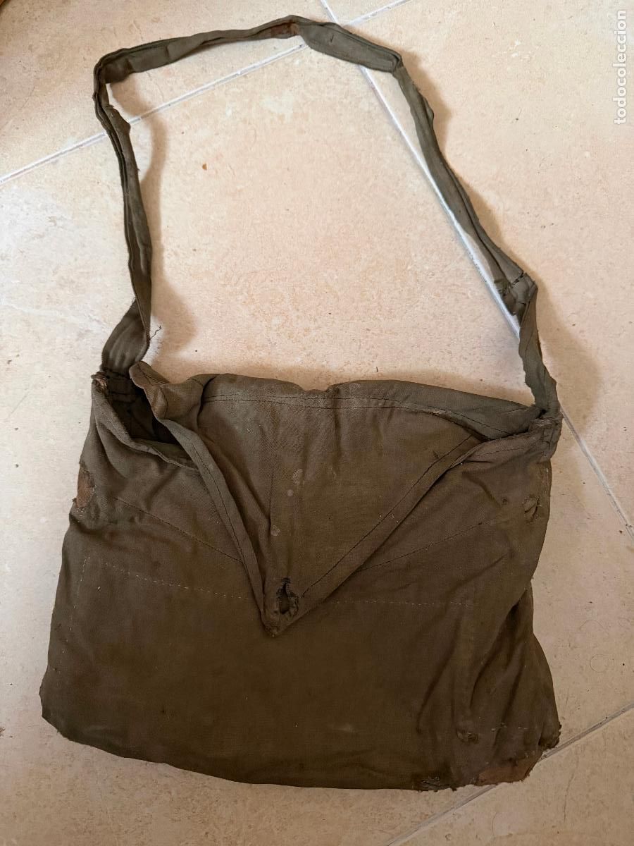 Militaria: Peque&ntilde;a bolsa de costado