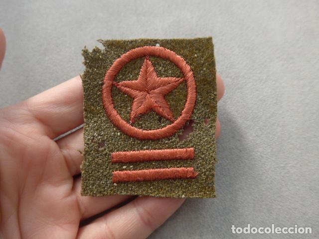 Militaria: Antiguo parche bordado republicano original de comisario politico. Guerra civil.