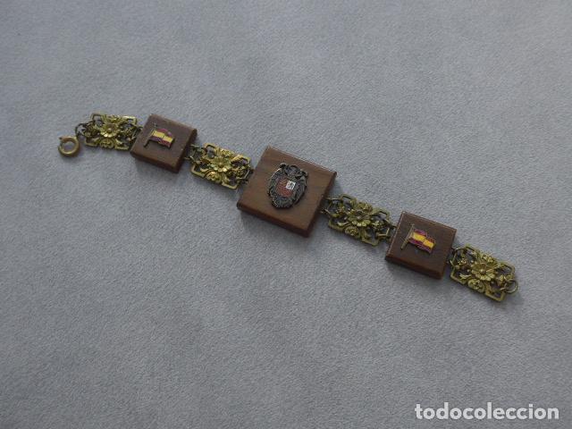 Militaria: Antigua pulsera o brazalete nacional original de la Guerra civil: Viva Franco.