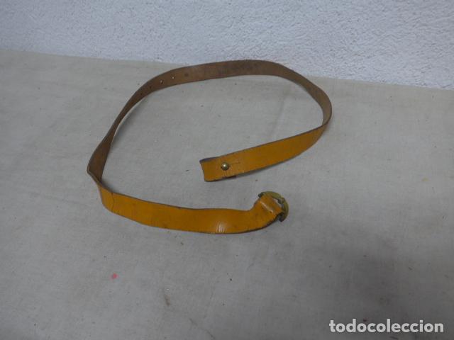 Militaria: Antigua correa naranja para fusil de la guardia civil, original epoca Alfonso XIII o guerra civil