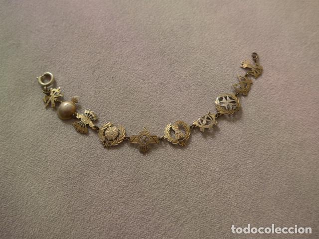 Militaria: Antiguo brazalete o pulsera militar original de la Guerra Civil.