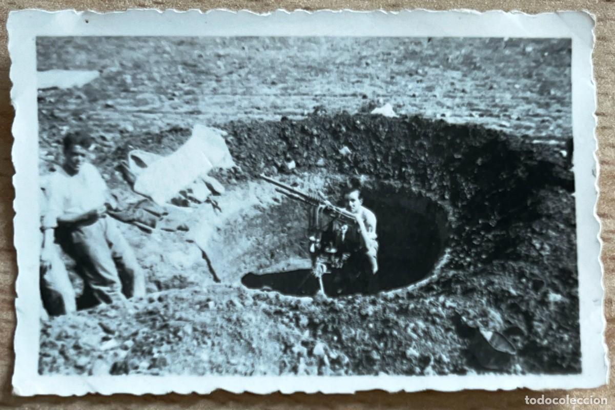 Militaria: FOTOGRAFIA PLENA GUERRA CIVIL, MILITARES NACIONALES EN EL FRENTE DE TERUEL, , POSICION RINCON DEL MO