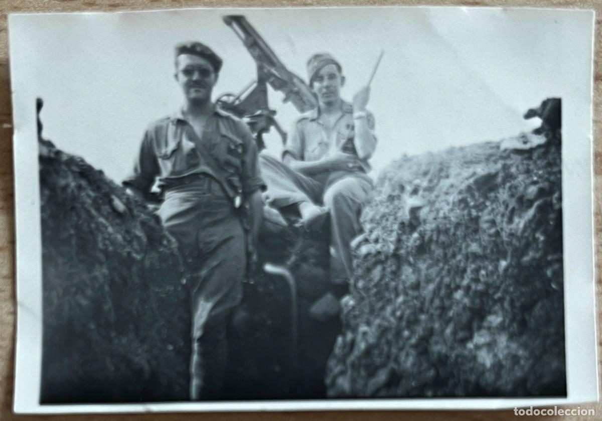 Militaria: FOTOGRAFIA PLENA GUERRA CIVIL, TENIENTE DEL BATALLON EN EL FRENTE DE TERUEL, POSICION RINCON DEL MO